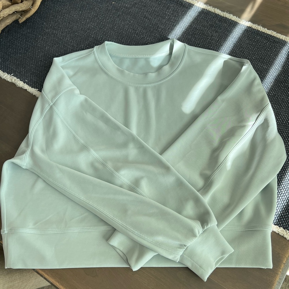 Lululemon Crop Sweatshirt -like new! Size 10